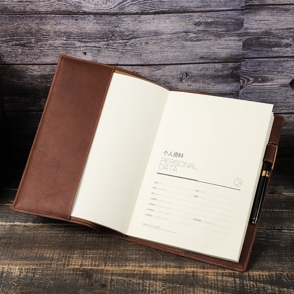 Case With Pencil Holder - Couverture de livre rétro en cuir
